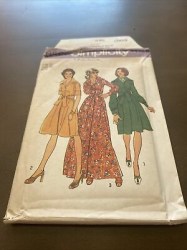 6560 SIMPLICITY 1974 SHORT - LONG SLEEVES SHIRTWAIST DRESS LENGTHS, TIE PATTERN 14 36B UNCUT